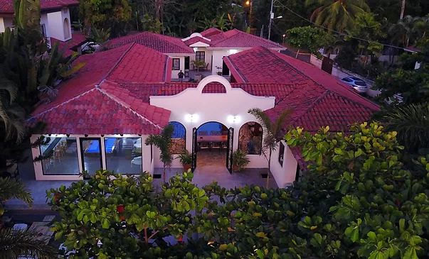 Del Rey Villa, Beachfront Villa for fishing vacations in Jaco, Costa Rica