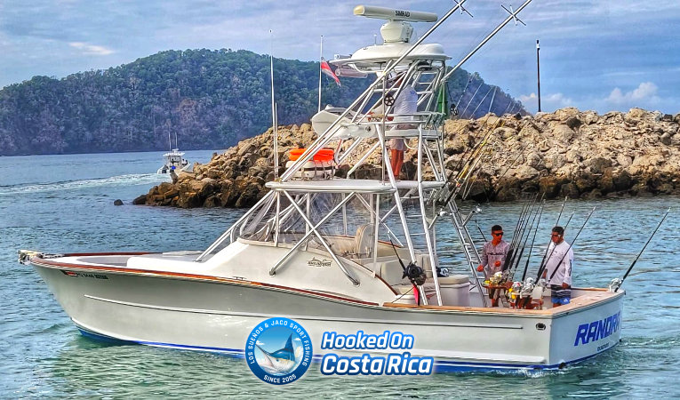 36 Maverick Express Fishing Charter in Los-Suenos CostaRica